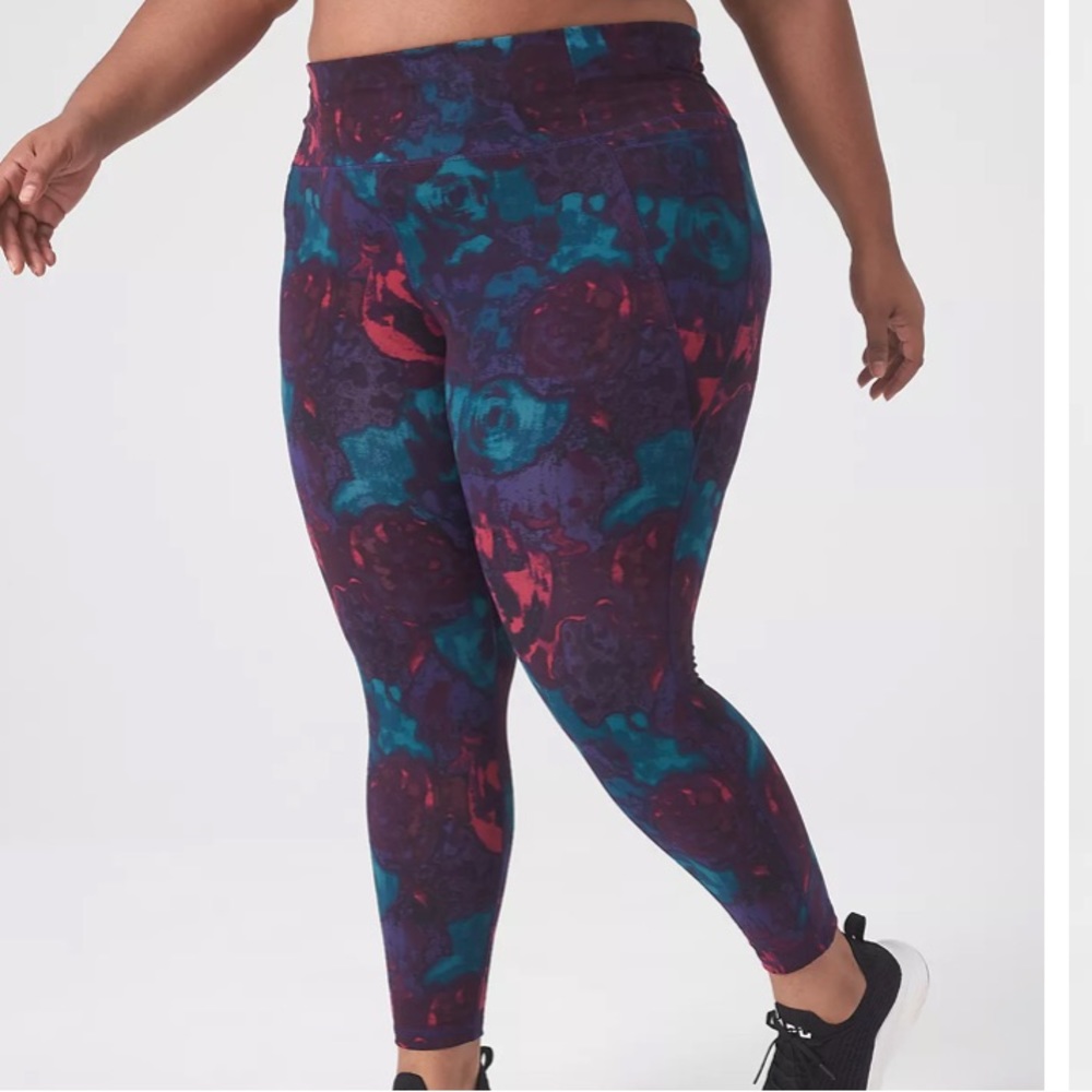 LIVI High-Rise LIVI Soft 7/8 Legging With Pockets 18/20